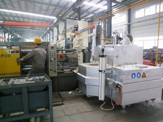 1 톤 가스를 연료로 하는 알루미늄 스크랩이 4000 KW 알루미늄 외피와 고로를 녹입니다